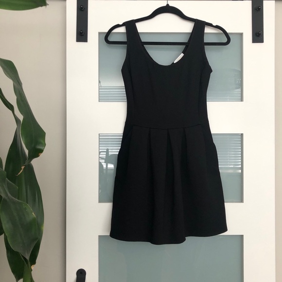 ARITZIA Wilfred Black dress - Picture 1 of 8